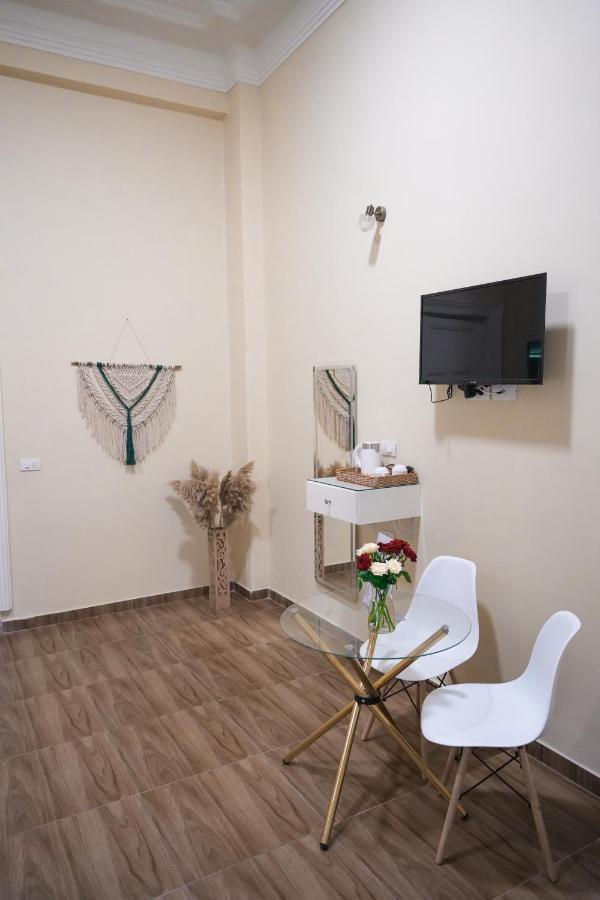 Хостел Hathor House *